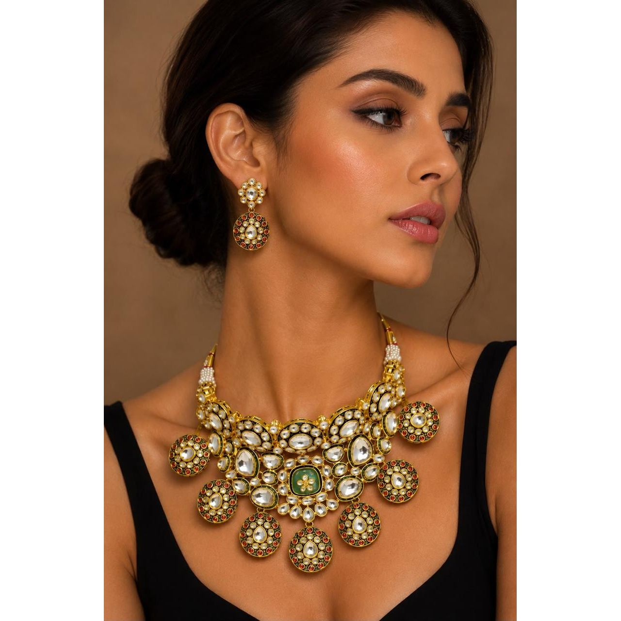 Rhea Heavy Choker