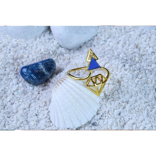 Silver Ring in gold finish with lapis lazuli for protection